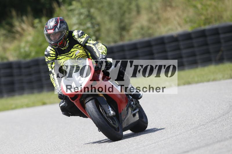 /27 12.06.2025 Ducati Schweiz Trackday Warmup  ADR/blau-bleu/13